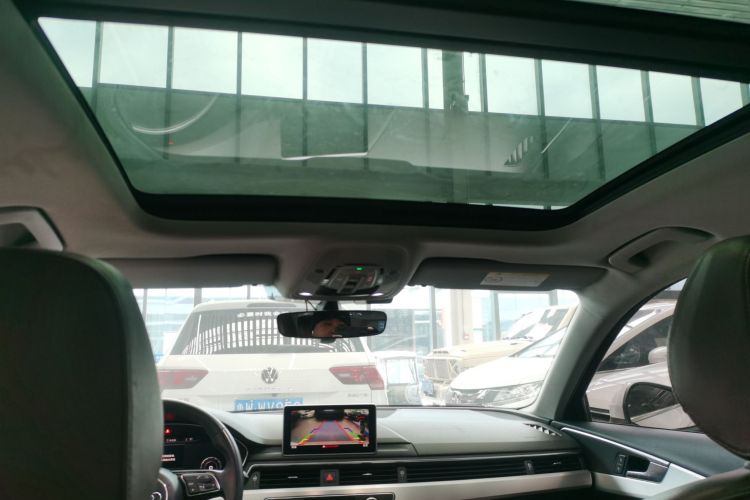 奥迪A4L 2018款 30周年年型 40 TFSI 时尚型中控内饰22