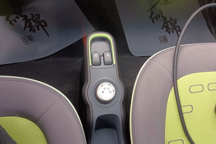 宝骏E100 2019款 250KM 智行版中控内饰18