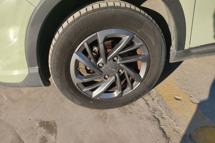 哪吒汽车 哪吒V 2022款 潮 300 Lite 三元锂车身外观6002