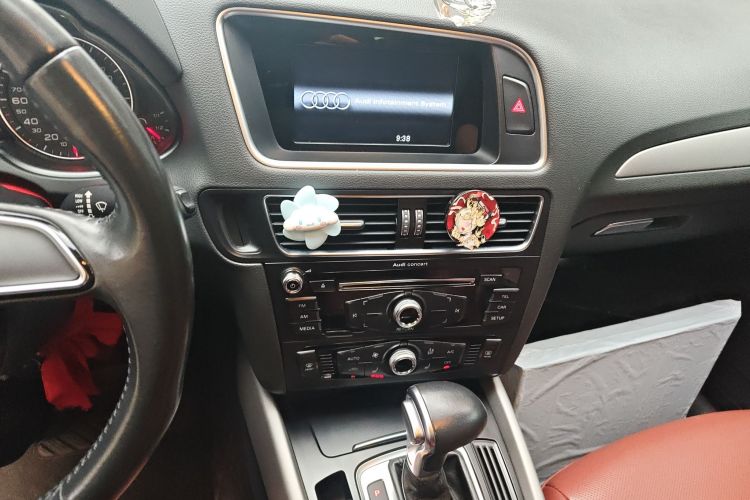 奥迪Q5 2017款 40 TFSI 进取型中控内饰16