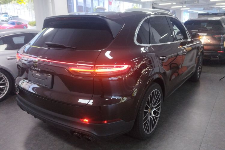 保时捷 2019款 Cayenne 3.0T车身外观7