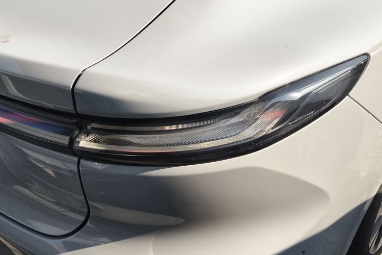 蔚来ET7 2022款 100kWh 首发版车身外观9