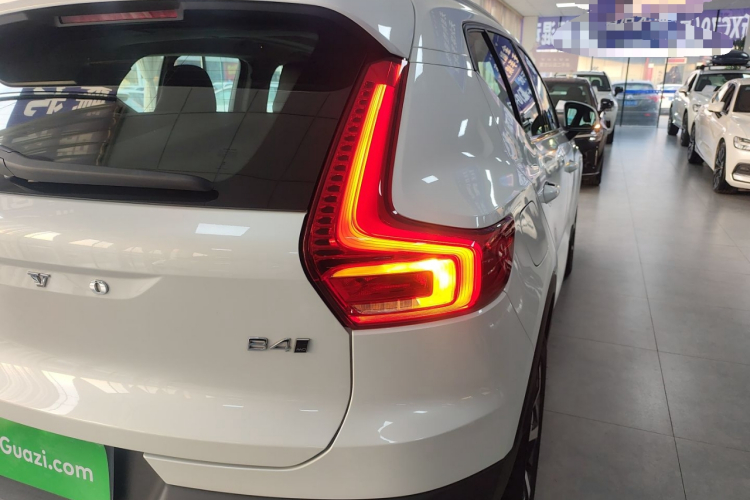 沃尔沃XC40 2024款 B4 四驱智远豪华版车身外观9