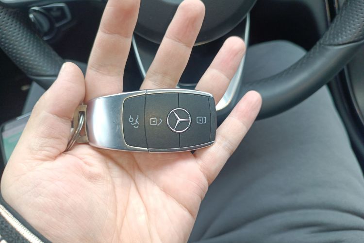 奔驰C级 2020款 改款 C 200 L 时尚型运动版中控内饰11