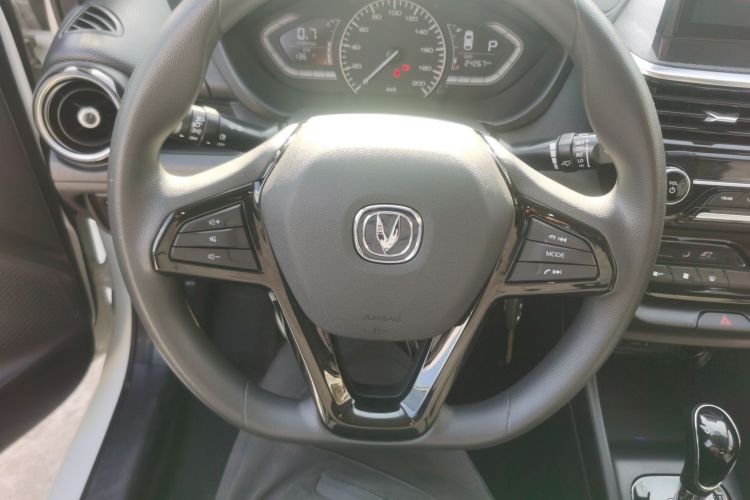 长安 悦翔 2019款 1.5L DCT 联动云版局部细节13