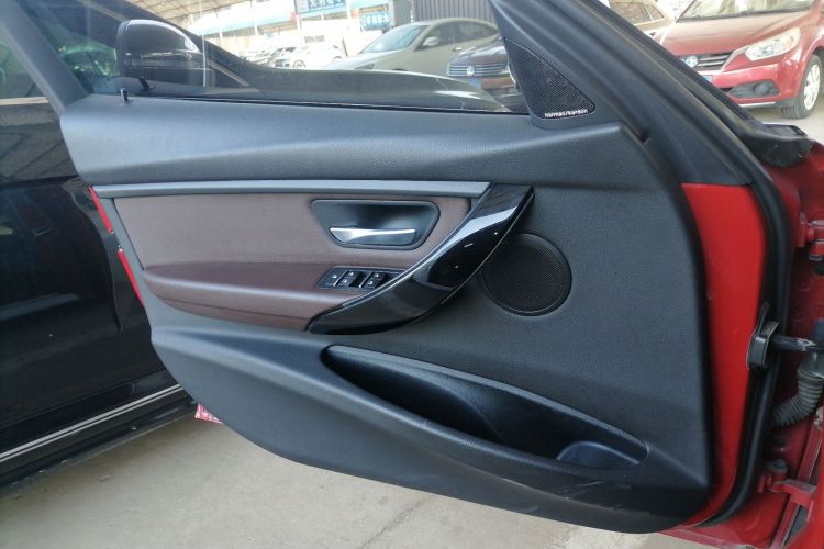 宝马3系 2018款 320Li 领先型M运动套装中控内饰47