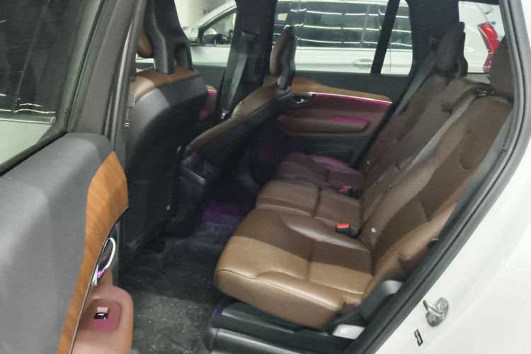 沃尔沃XC90 2022款 B5 智行豪华版 5座中控内饰7004