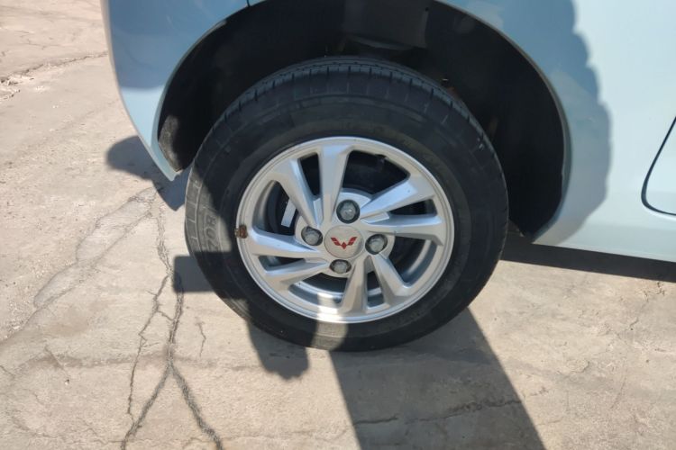 五菱汽车 宏光MINIEV 2020款 自在款 磷酸铁锂车身外观6008