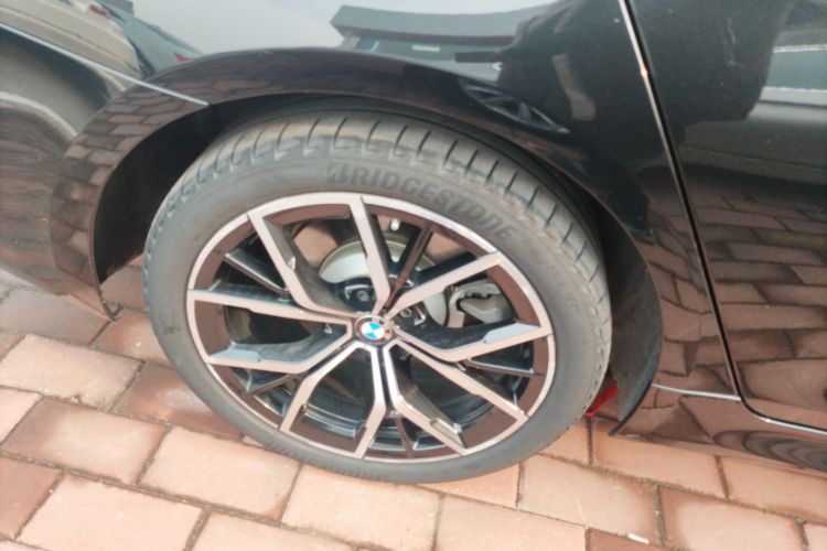 宝马5系 2021款 525Li M运动套装车身外观6002