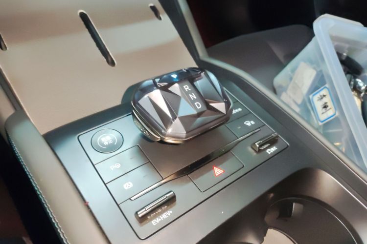 比亚迪 秦L 2025款 DM-i 智驾版 120KM领先型局部细节18