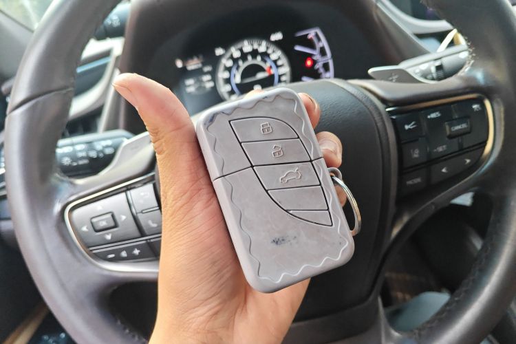 雷克萨斯ES 2020款 200 卓越版中控内饰11