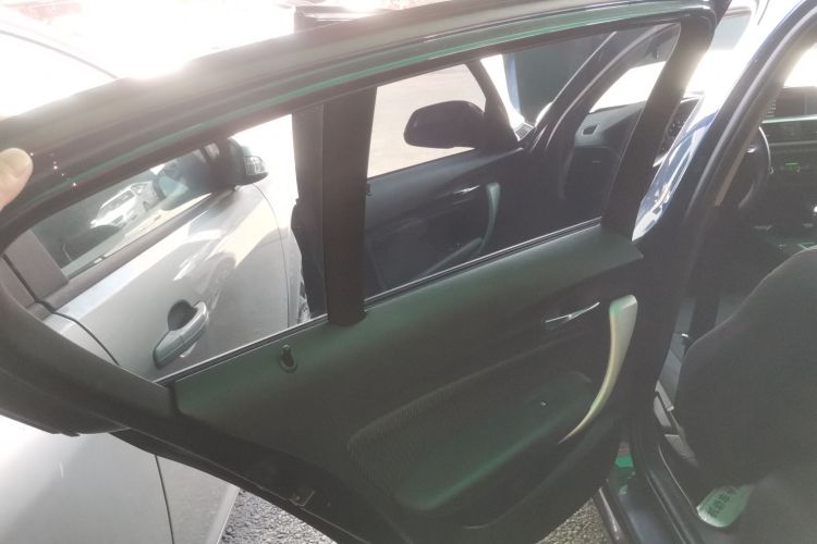 宝马1系(进口) 2018款 118i 领先型中控内饰49