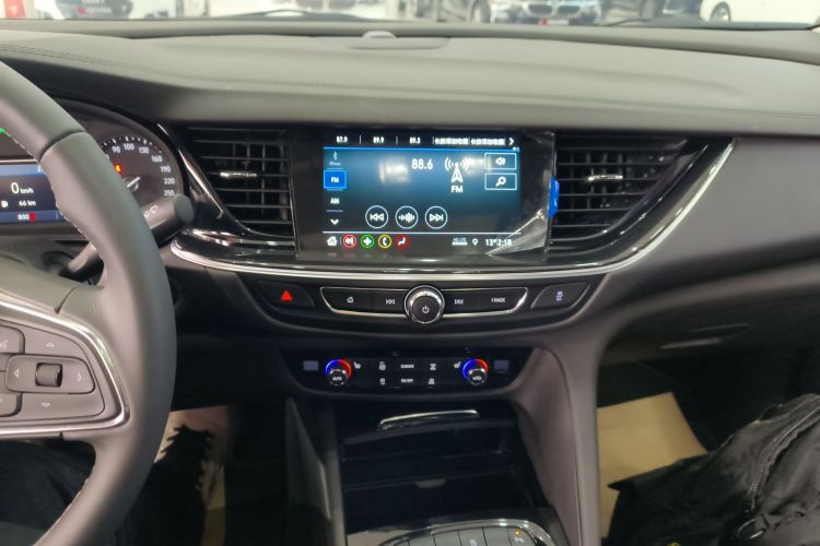 别克 君威 2024款 改款 25T 超享版中控内饰16