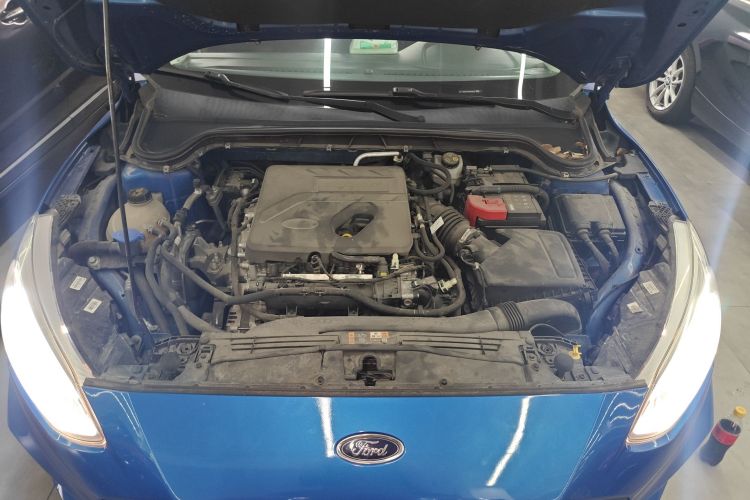 福特 福克斯 2020款 三厢 EcoBoost 180 自动锋潮型机舱底盘24