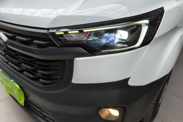 福特 全顺 2023款 2.0T汽油自动多功能商用车中轴低顶5/6座车身外观36