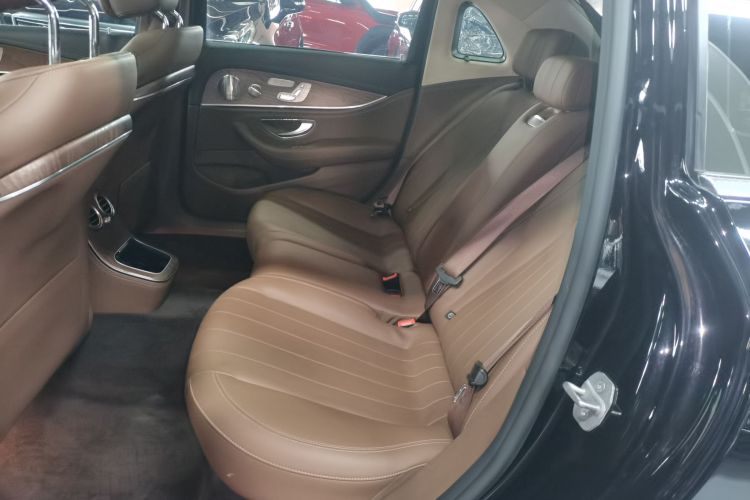 奔驰E级 2021款 改款 E 300 L 豪华型中控内饰21