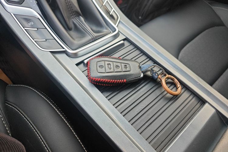 吉利汽车 帝豪 2021款 UP 1.5L CVT豪华型中控内饰7001