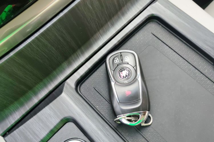 别克GL8 2021款 陆上公务舱 652T 舒适型中控内饰11