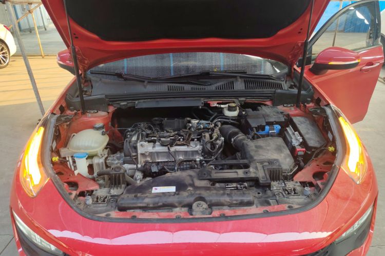 领克02 2019款 1.5T DCT两驱劲版 国VI机舱底盘24