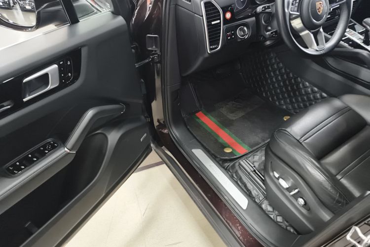 保时捷 2019款 Cayenne 3.0T中控内饰7003