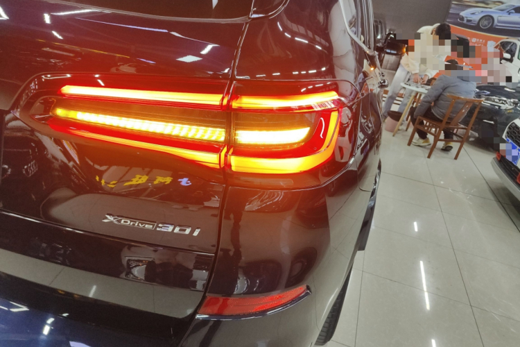 宝马X5(进口) 2022款 xDrive30i M运动套装车身外观9