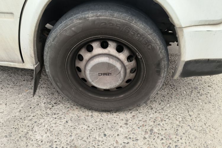 江铃 特顺 2021款 2.8T空间王金牛款长轴中高顶后单胎-踏6座柴油国VI JX493车身外观10