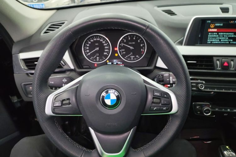 宝马X1 2018款 sDrive18Li 时尚型中控内饰13