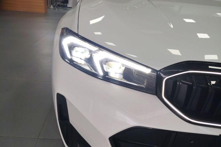 宝马3系 2025款 330Li M运动曜夜套装车身外观8