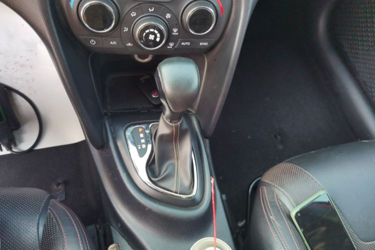 菲亚特 致悦 2014款 1.4T 自动运动版中控内饰18