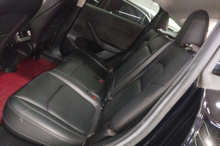 特斯拉 Model Y 2022款 改款 后轮驱动版中控内饰7004