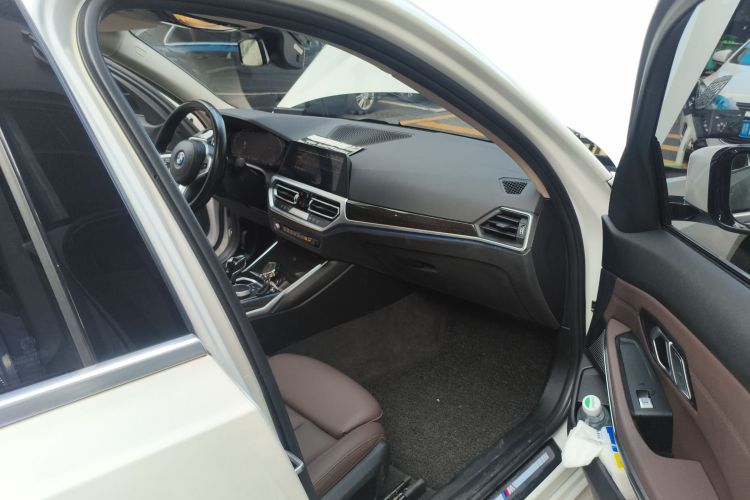 宝马3系 2021款 325Li M运动套装局部细节9005