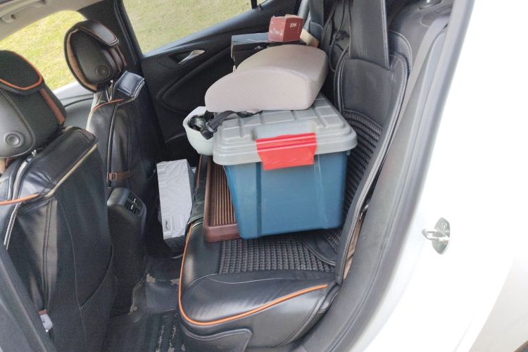 别克 威朗 2016款 两厢 15S 自动领先型中控内饰21