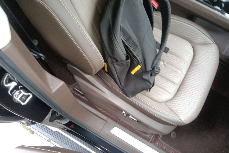 大众 威然 2022款 330TSI 豪华版局部细节41