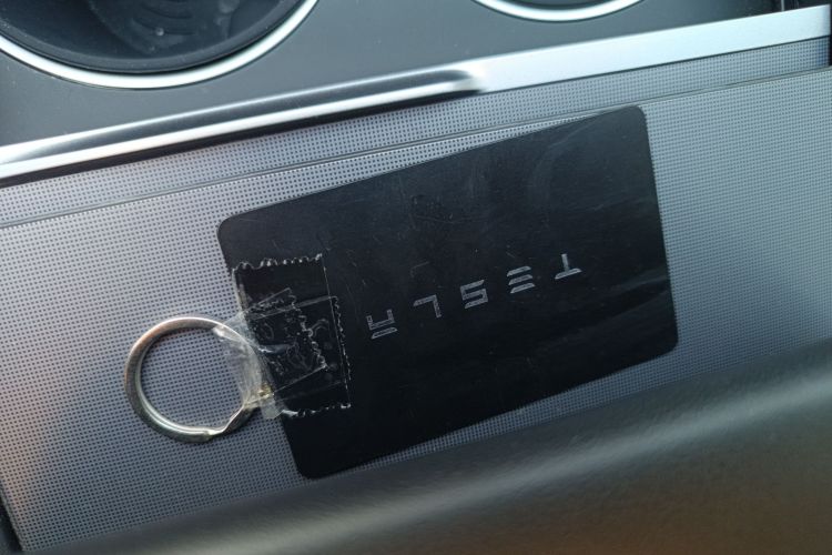 特斯拉 Model 3 2023款 长续航全轮驱动版中控内饰11