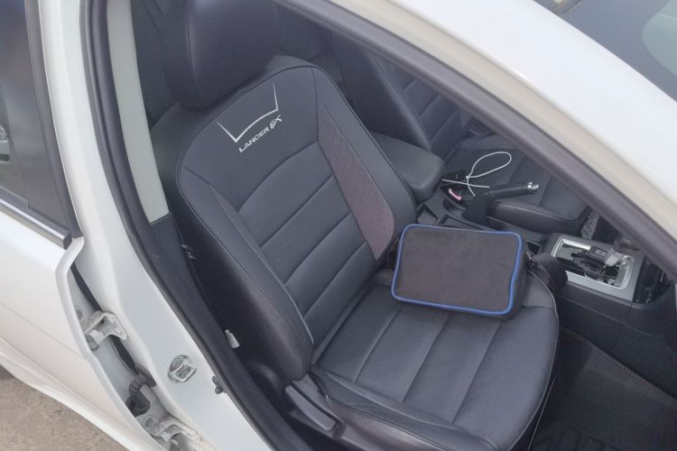 三菱 翼神 2015款 1.8L CVT致尚版 国V局部细节41