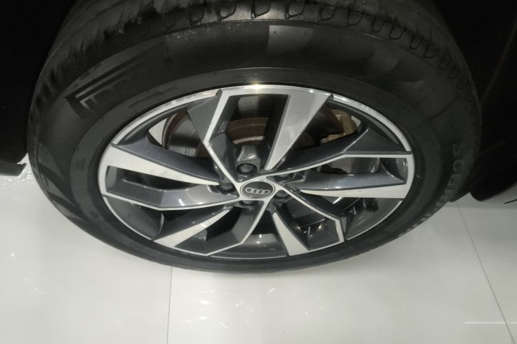 奥迪Q5L 2023款 40T 豪华动感型车身外观6008