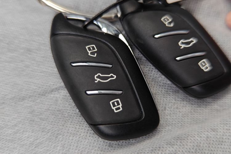 荣威RX5新能源 2023款 eRX5 超混优越版中控内饰11