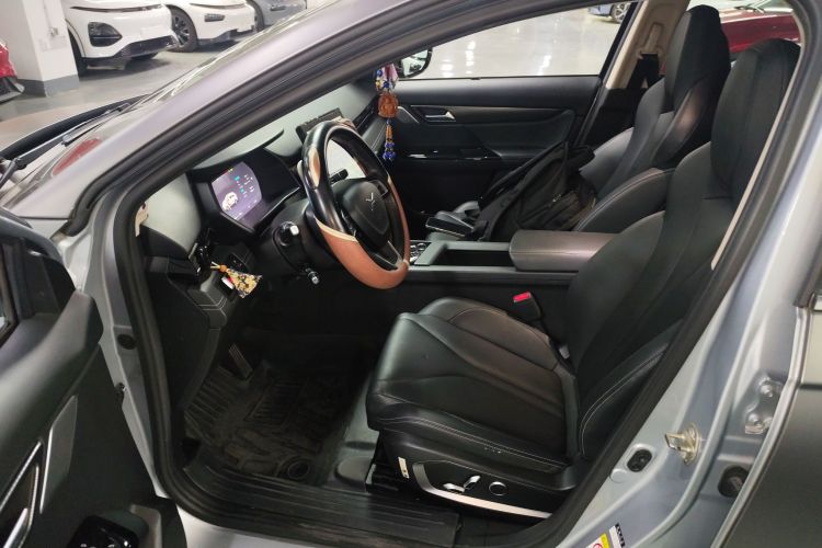 小鹏G3 2020款 460 智享版中控内饰7003