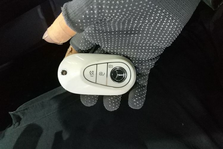 奔驰EQE 2022款 350 先锋版中控内饰11