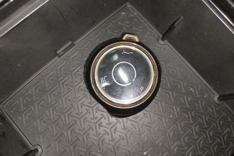 哪吒汽车 2022款 哪吒U-Ⅱ 610 三元锂中控内饰11