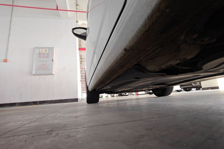 大众 速腾 2023款 280TSI DSG超越Lite版机舱底盘30