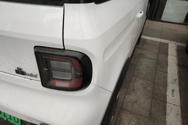 吉利银河 2025款 210km 熊猫骑士车身外观9