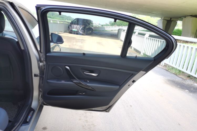 宝马3系 2016款 316Li 时尚型中控内饰7006