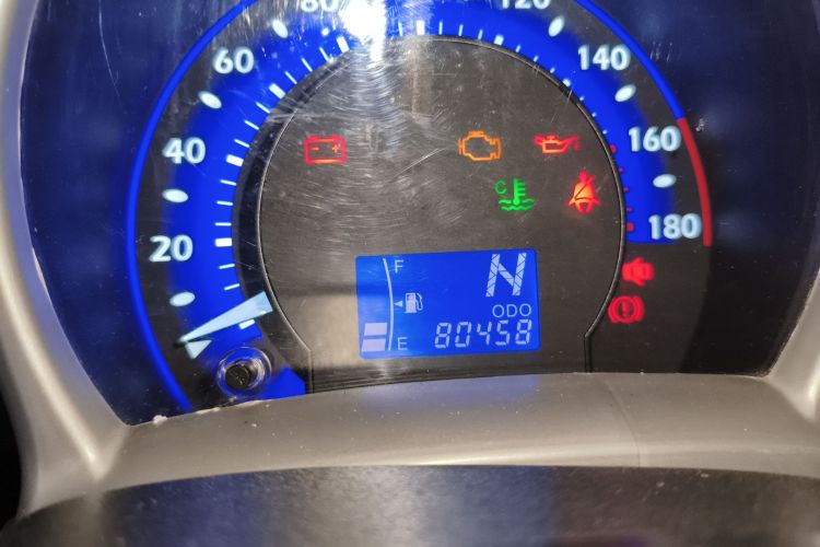 比亚迪F0 2015款 1.0L AMT 铉酷型中控内饰14