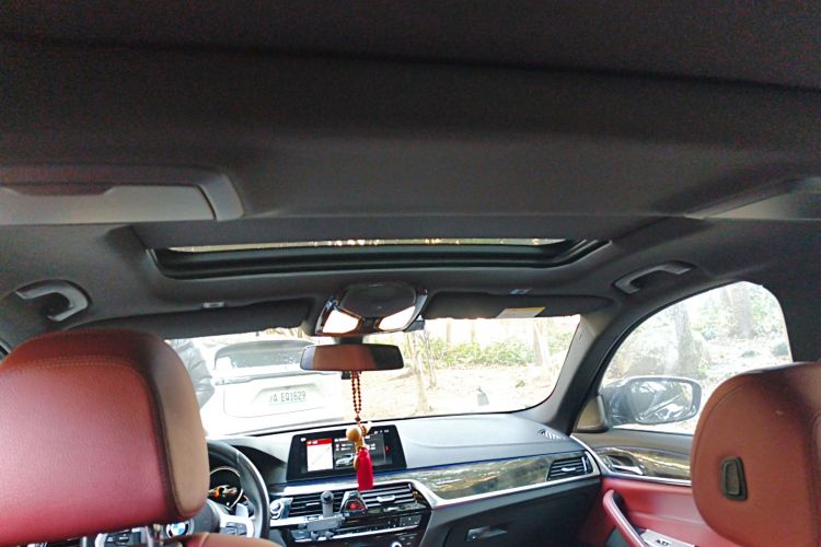 宝马5系 2018款 改款 530Li 尊享型 M运动套装中控内饰22