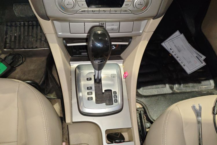 福特 福克斯 2013款 两厢经典 1.8L 自动时尚型局部细节18