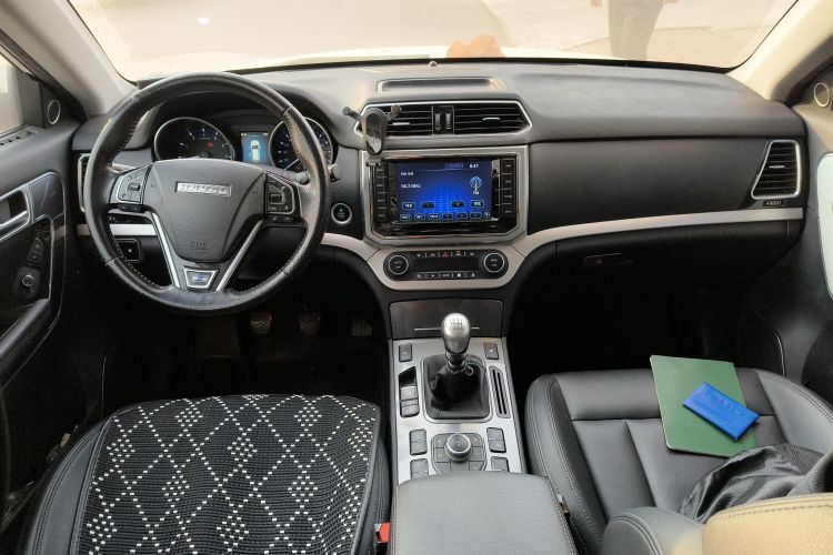哈弗H6 Coupe 2015款 蓝标 2.0T 手动两驱精英型中控内饰7002