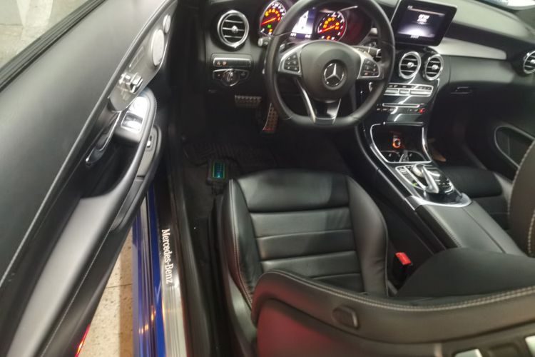 奔驰C级(进口) 2018款 C 200 轿跑车中控内饰20