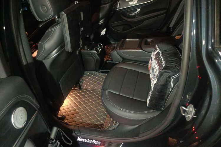 奔驰E级 2018款 改款 E 300 L 运动豪华型中控内饰21