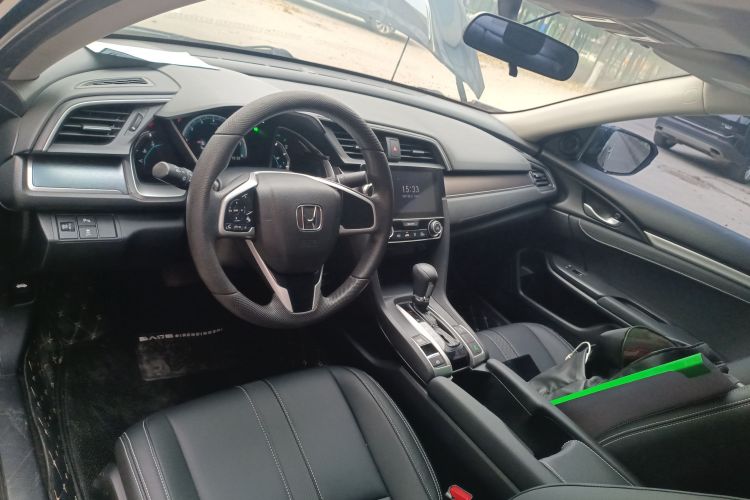 本田 思域 2016款 220TURBO CVT豪华版中控内饰12
